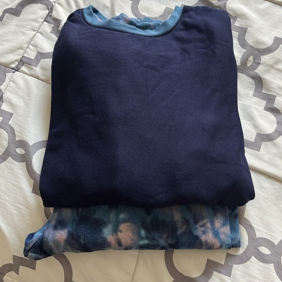 Ladies Long Sleeved Pajama Set - Picture 12 of 12